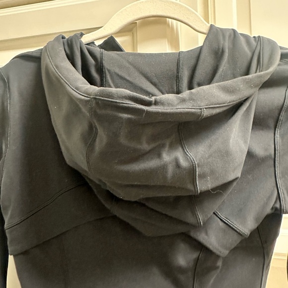 Women's Black Lululemon size 4 hooded - Picture 6 of 7